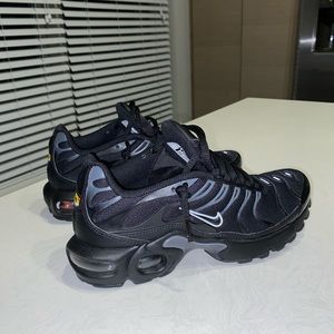 nike air max plus reflective